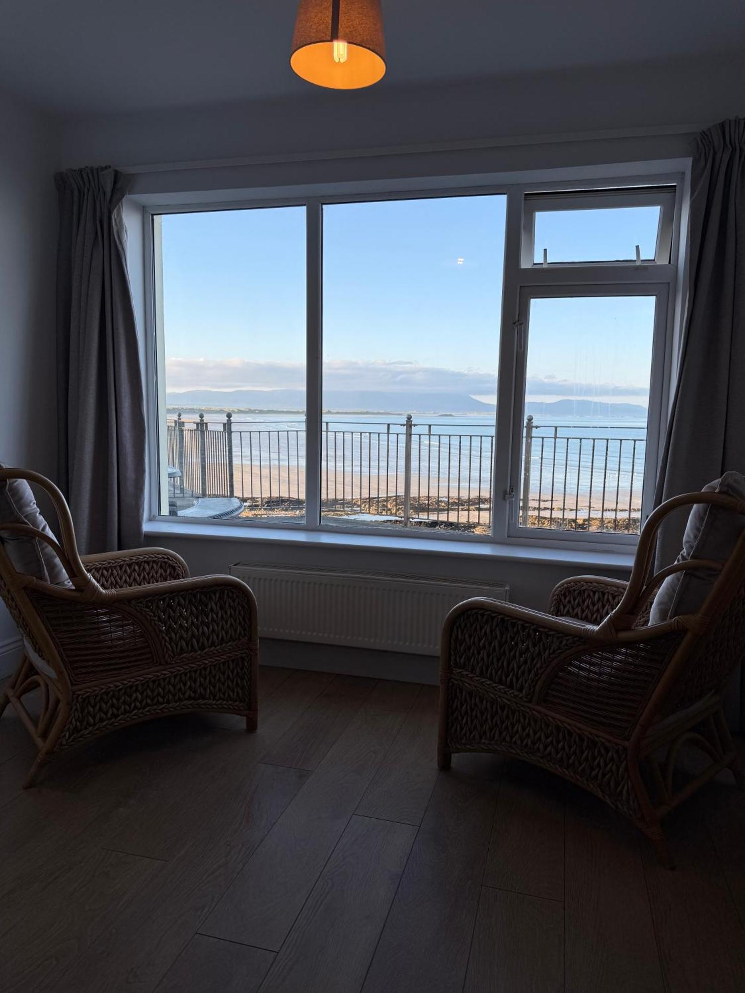 Oneills Apartments Беллихейг Экстерьер фото